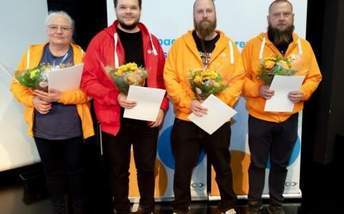Sataedulainen teko 2026 -palkitut Maarit Koivumäki ja Reima Karvonen sekä Pedagoginen teko 2026 -palkitut Tommi Merikoski ja Kimmo Halminen.